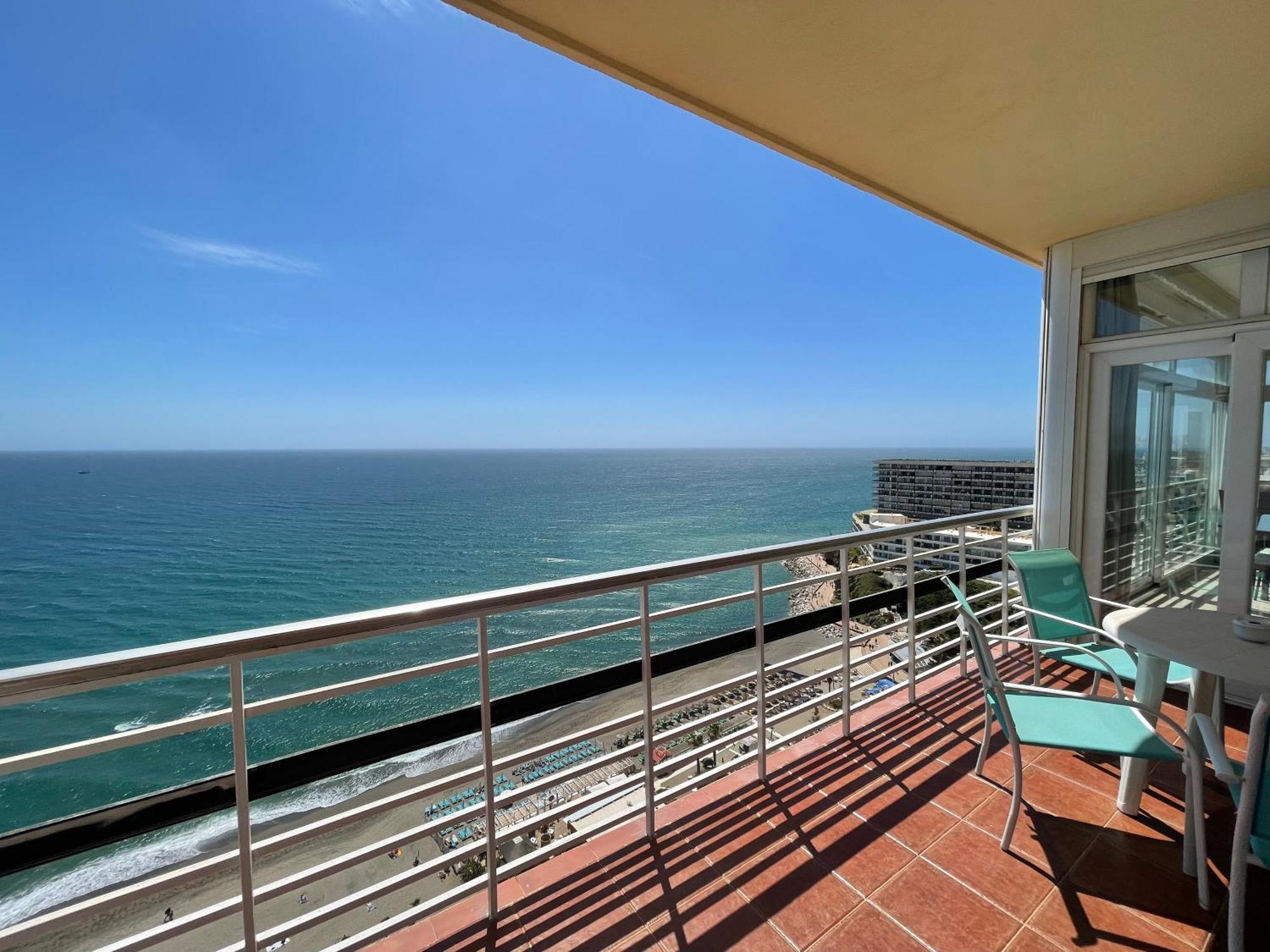Apartamentos La Roca Rentals Torremolinos Room photo